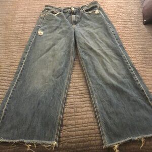 American Eagle Super High-Rise Baggy Wide Leg Sz 6 Short Blue Jeans.